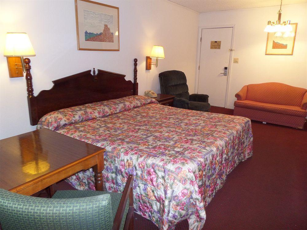Homestay Inn & Suites Russellville Exteriör bild
